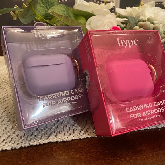 NWT! Carrying case for Airpods Pro - Picture 10 of 10